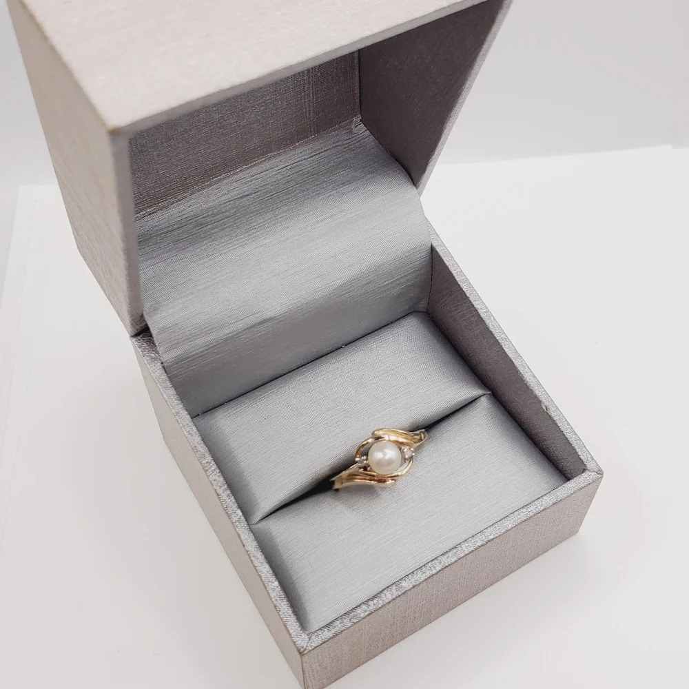 10k Pearl Ring